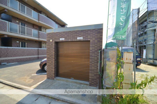 プラティ五条台の玄関写真