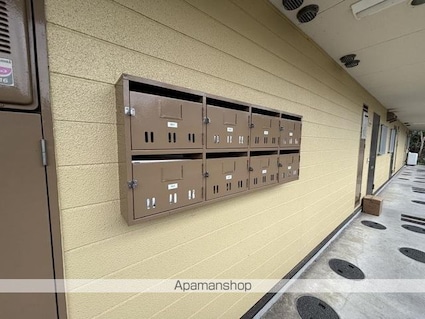 ハイツ岡[2DK/40m2]の共用部2