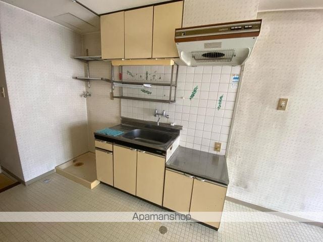 岩清尾マンション 403号の内装写真
