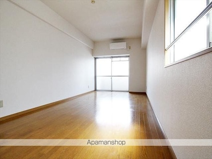 グランアルブル勝山[1R/28.5m2]のリビング・居間
