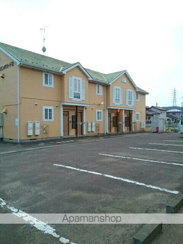 ハミングバードD棟の外観写真