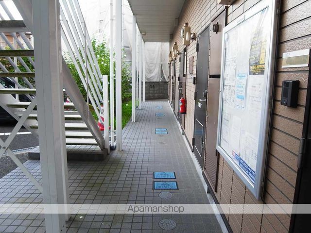 レオパレス極楽寺の玄関写真