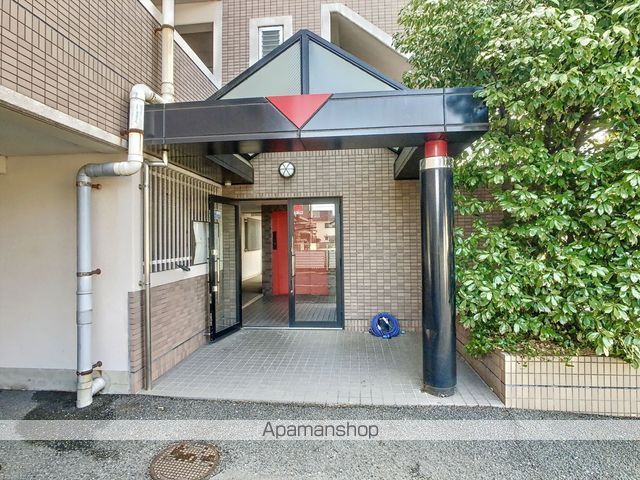リアライズ円山の玄関写真