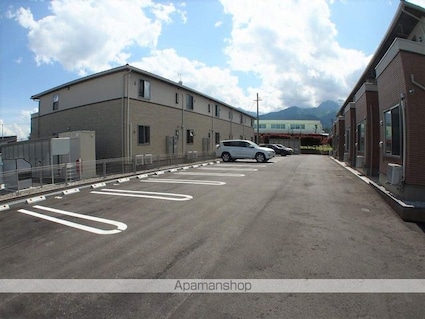 長野県駒ヶ根市赤穂[2LDK/57.63m2]の駐車場