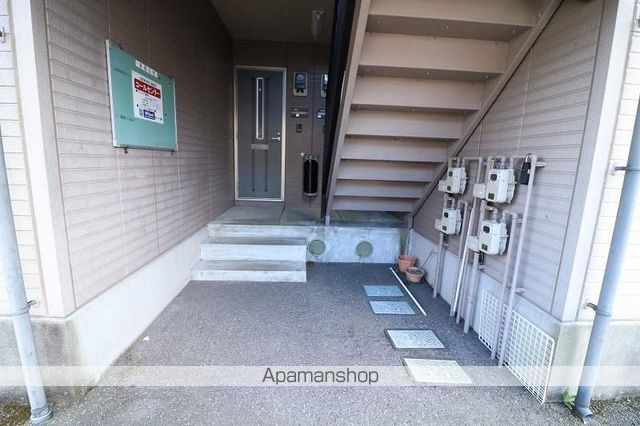 アークガーデンC棟の玄関写真