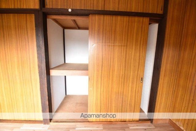 安芸高田市 2階建 築52年の内装写真
