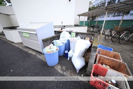 グリーンハイム桜塚[1R/18.9m2]の共用部2