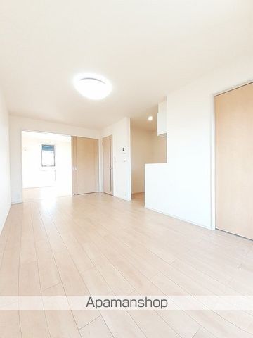 グランデュール南斎院の内装写真