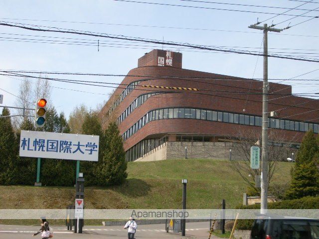 地下鉄東豊線 福住駅 バス乗車時間：9分 最寄りバス停で下車 徒歩3分 3階建 築22年の周辺写真
