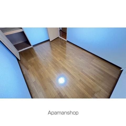 SURPLUS志太の内装写真
