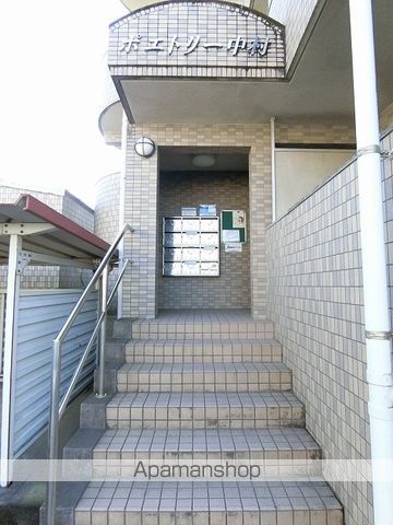 ポエトリー中村の玄関写真