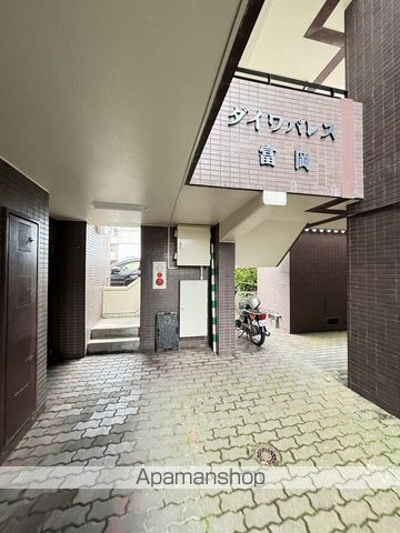 ダイワパレス富岡の玄関写真