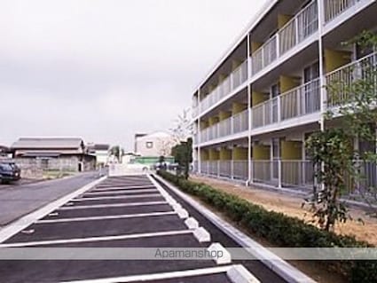 レオパレスアゼリア[1K/23.18m2]の駐車場2