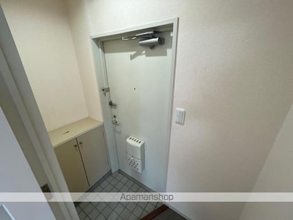 ベルエール八本松３０２号[1DK/30.89m2]の玄関