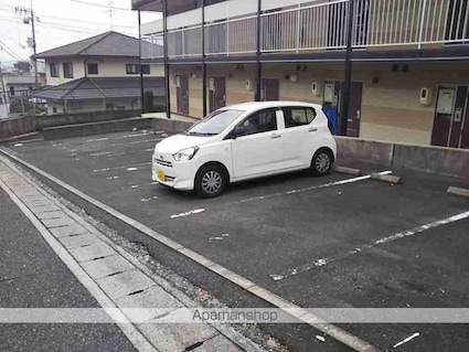 レオパレスサガタ[1K/19.87m2]の駐車場