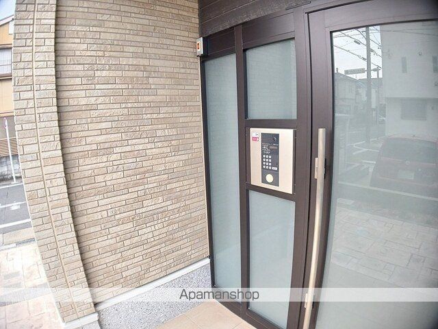 シャンテハウス中根IIIの玄関写真