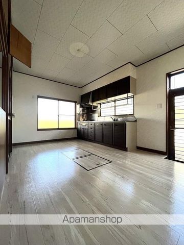 福島市 2階建 築35年の内装写真