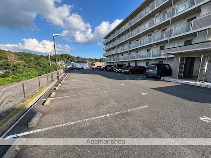 リーブス笹が丘Ⅰ[1K/25.92m2]の駐車場