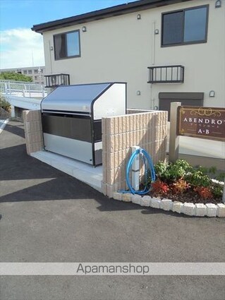 和歌山県和歌山市中野[2LDK/57.23m2]の共用部1