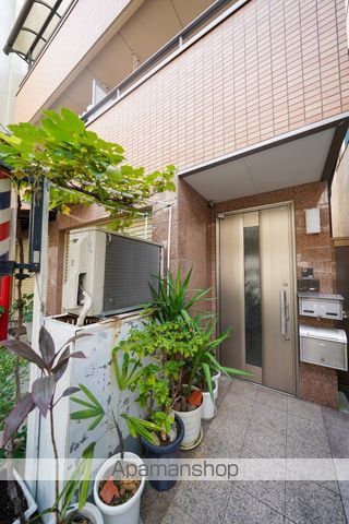 大田ビルの玄関写真