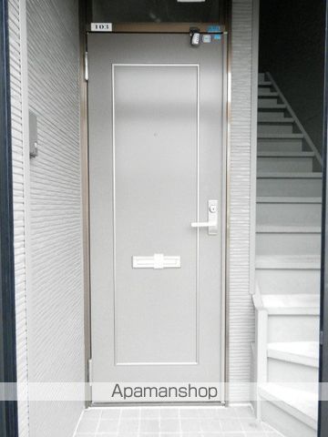 ラピスXIIの玄関写真