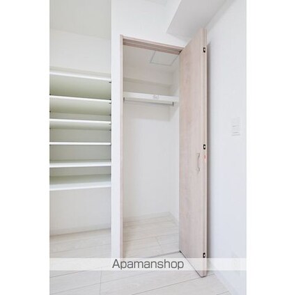 グランカーサ上野松が谷[1DK/25.24m2]の収納