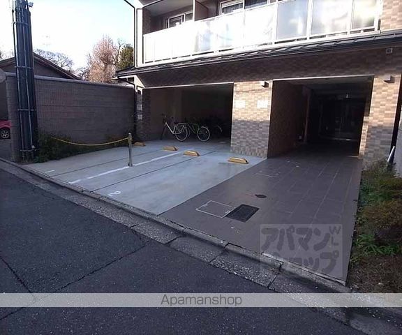 フジテラス東山三条の玄関写真