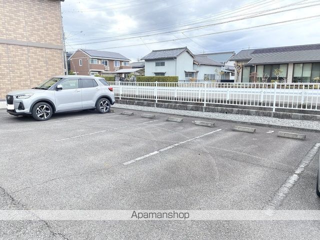 デルニエVのその他写真