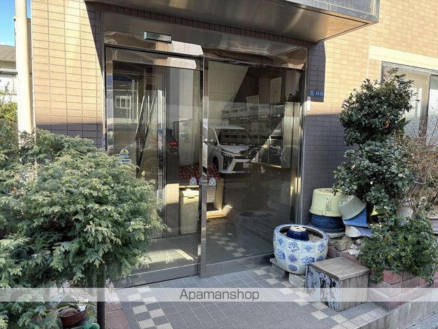 グランドヒルマエダの玄関写真