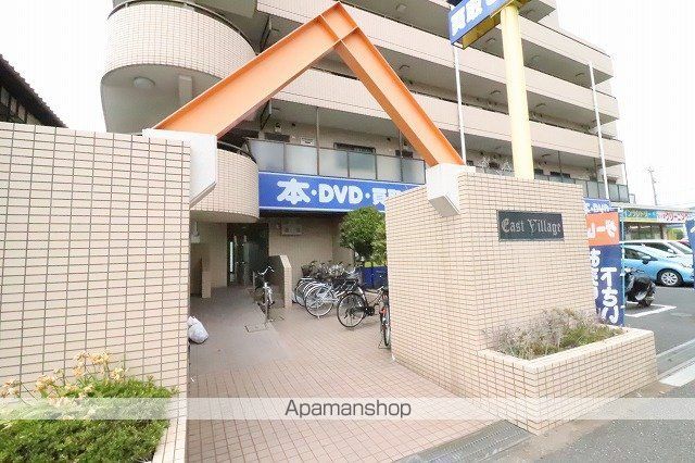 イーストビレッジの玄関写真