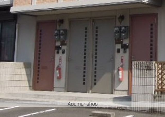 ピナクル・国富 1番館の玄関写真