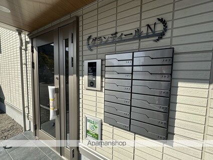 広島県三原市西野１丁目[1LDK/42.79m2]のエントランス