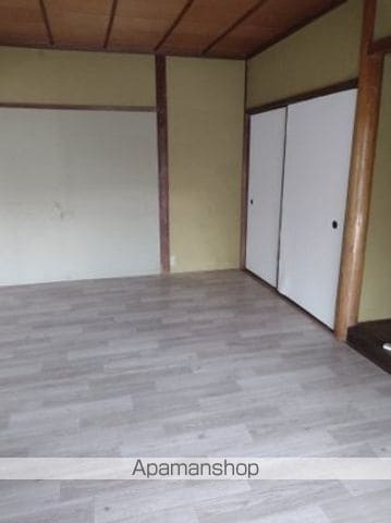 福山市 2階建 築68年の内装写真