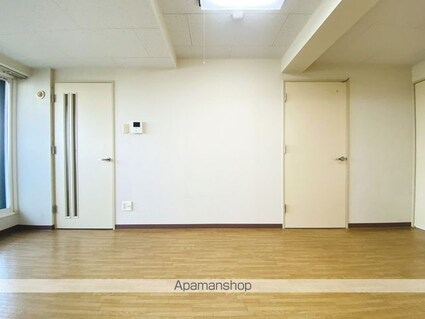 ロイヤルガーデンＡ[1DK/41m2]の内装2