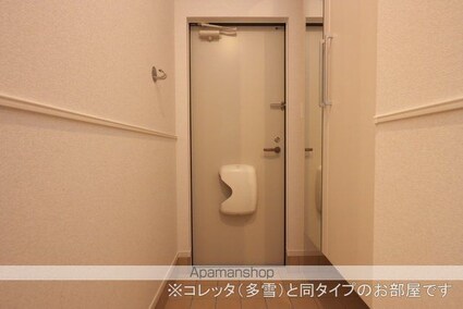 オ　シャン[1LDK/50.16m2]の玄関