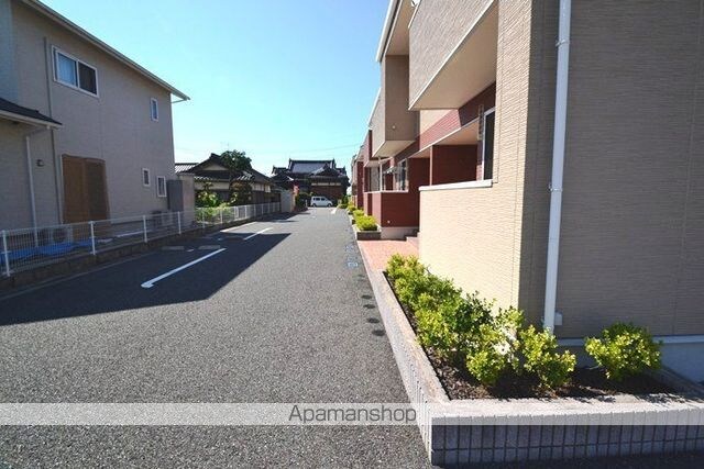 ベルアンジュⅡ[2LDK/54.85m2]の駐車場2