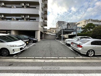 ヴェルマーレ中広[1DK/24.5m2]の駐車場