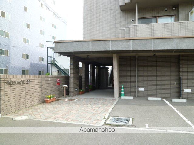 ローザス23の玄関写真