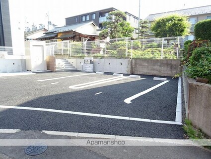 アインタウゼント３[1K/29.17m2]の駐車場