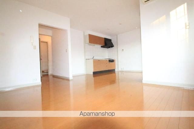 apartment 埼玉県三郷市新和４丁目318-2
地図を見る