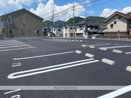 みつばちⅣ[1K/34.18m2]の駐車場