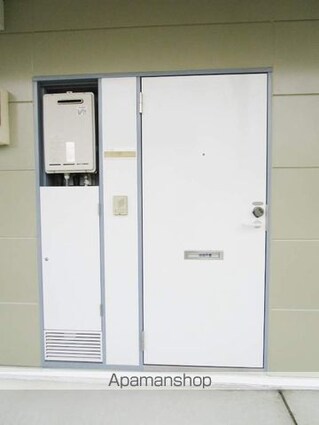 レオパレスＲ＆Ｋ[1K/23.18m2]のエントランス1