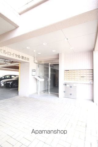 パルロイヤル東古松の玄関写真