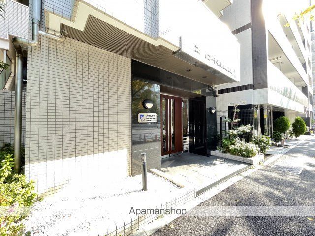 スカイコート後楽園壱番館の玄関写真