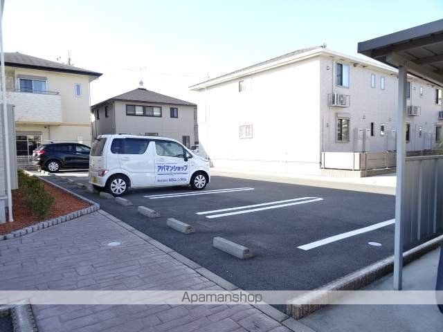 スザンヌ ランランの外観写真