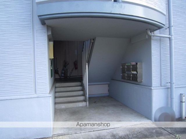 シャルマン駿河台の玄関写真