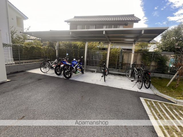 クラウンA&Hの玄関写真