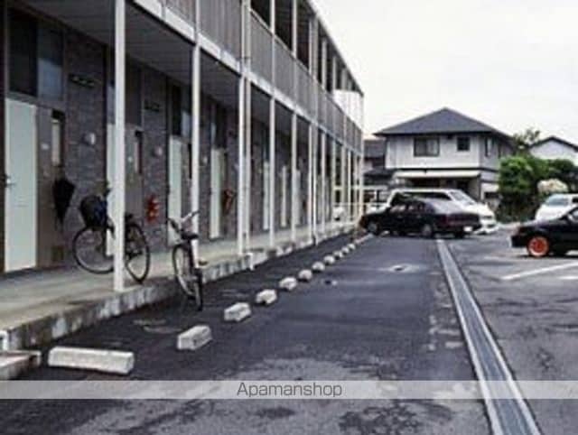 レオパレスジュネス[1K/20.28m2]の駐車場1