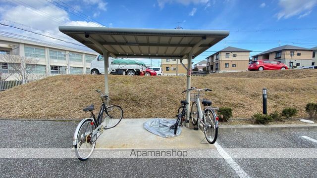 レオパレスグリーンヒルズの外観写真