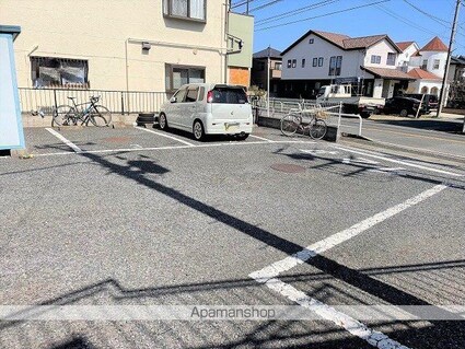 レオパレス三矢小台２０００[1K/19.87m2]の駐車場